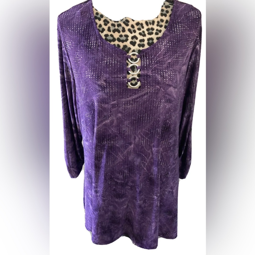 cocomo top blouse womans 2xL purple henley neck w/ silver hoops embellished